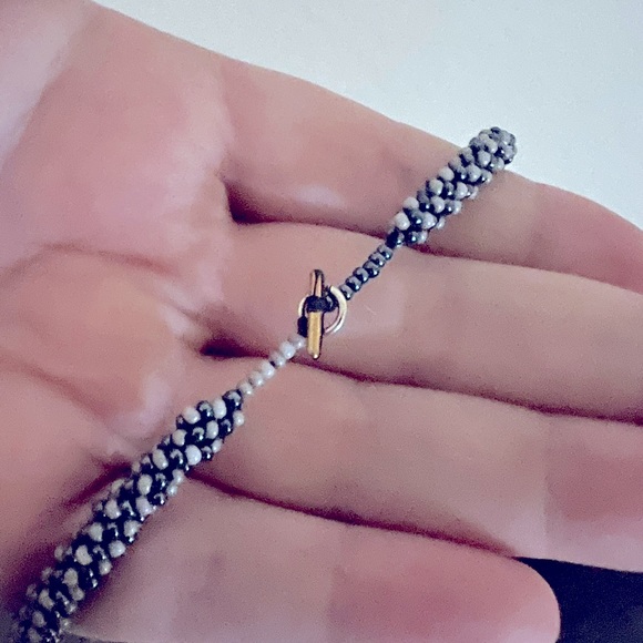 Hand beaded Raiders necklace - Picture 2 of 2